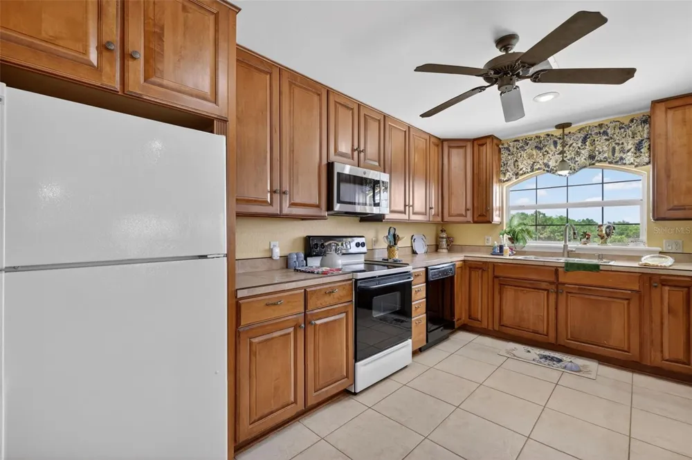 17269 SE 260TH AVENUE ROAD Umatilla, FL 32784