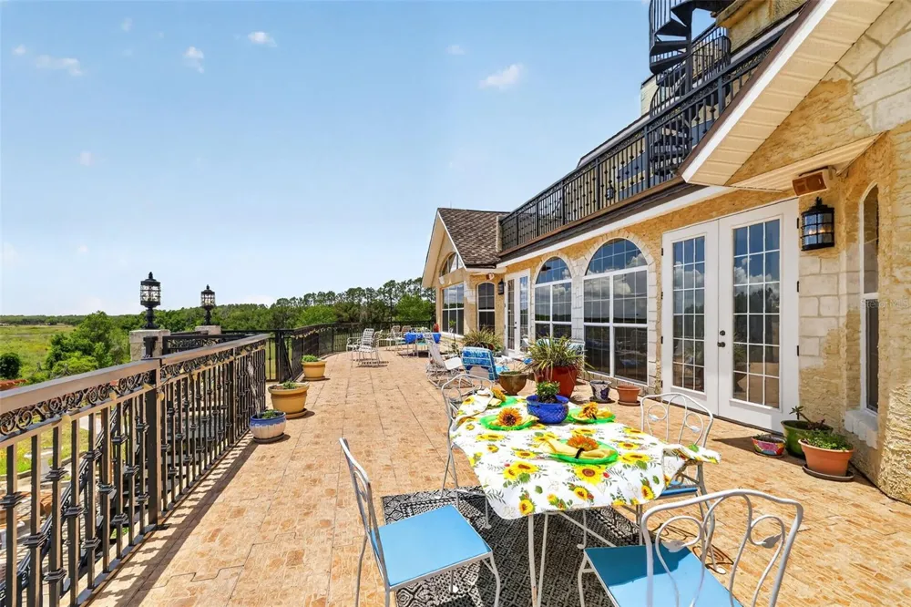 17269 SE 260TH AVENUE ROAD Umatilla, FL 32784