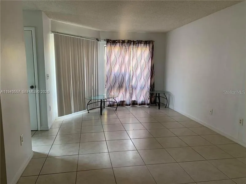 4318 Lakeway Dr #12-D Orlando, FL 32839