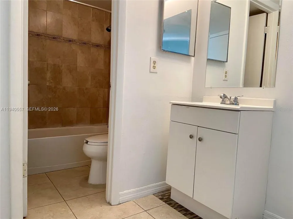 4318 Lakeway Dr #12-D Orlando, FL 32839