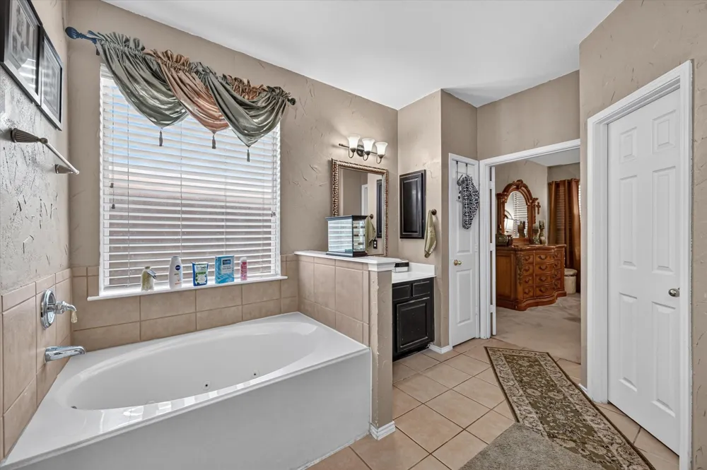 8332 Summer Park Drive Fort Worth, TX 76123
