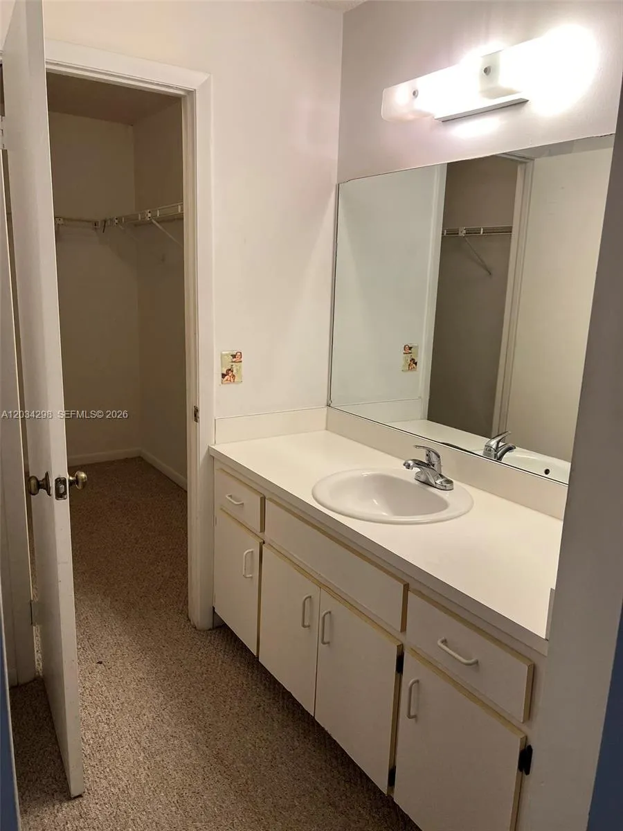 9710 Hammocks Blvd #204-31 Miami, FL 33196