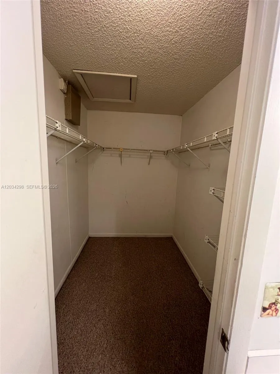 9710 Hammocks Blvd #204-31 Miami, FL 33196