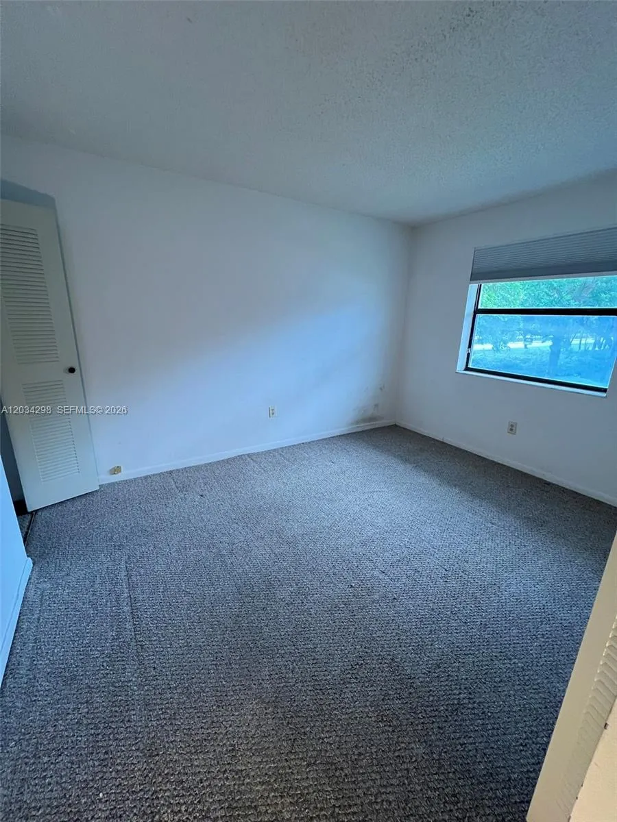 9710 Hammocks Blvd #204-31 Miami, FL 33196