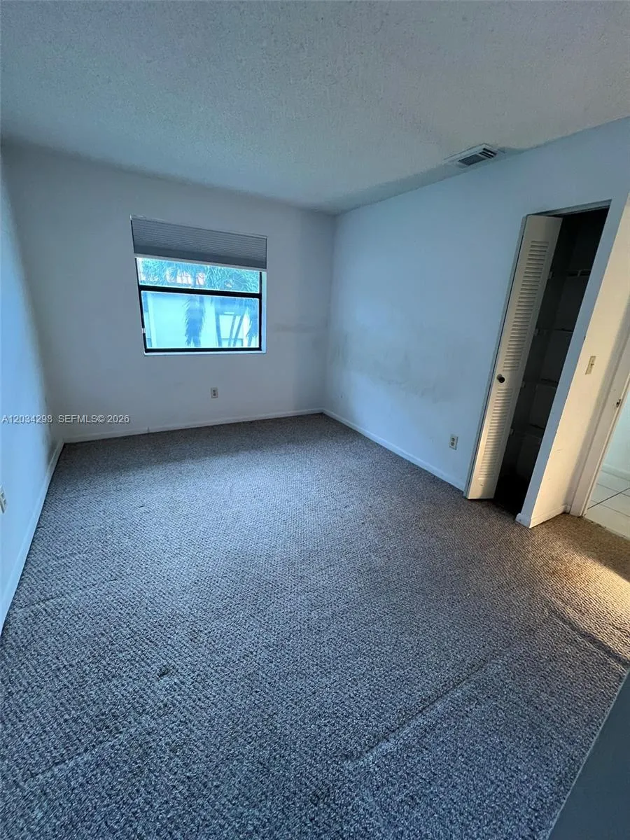 9710 Hammocks Blvd #204-31 Miami, FL 33196
