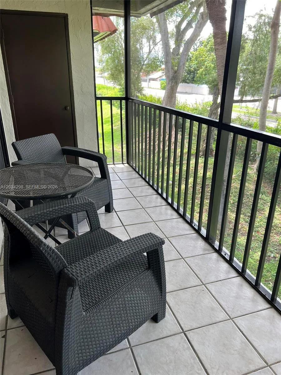 9710 Hammocks Blvd #204-31 Miami, FL 33196
