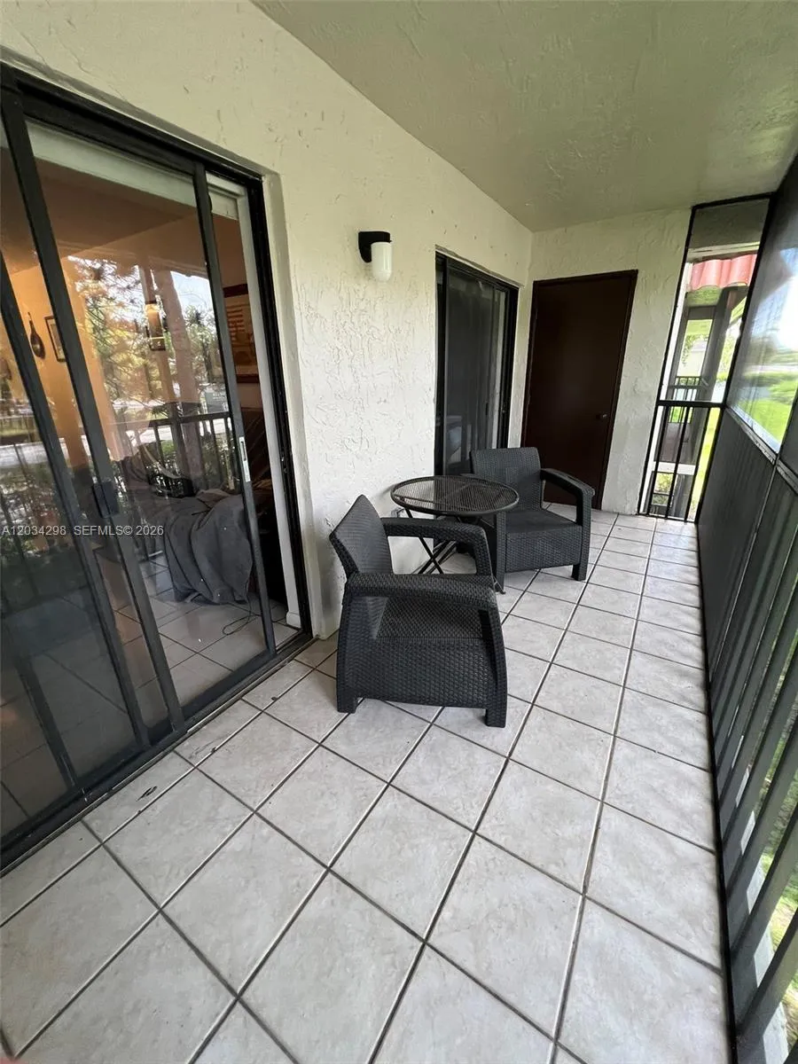 9710 Hammocks Blvd #204-31 Miami, FL 33196