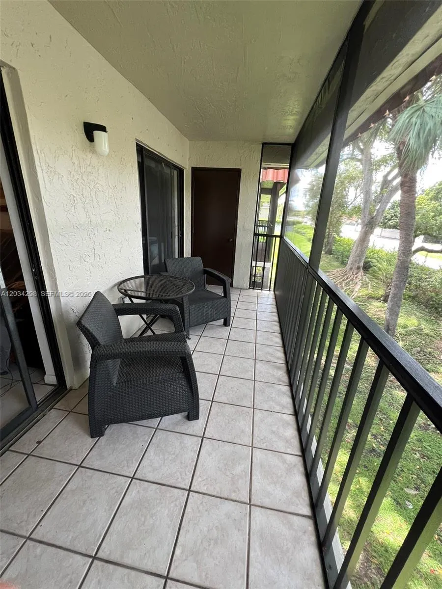 9710 Hammocks Blvd #204-31 Miami, FL 33196