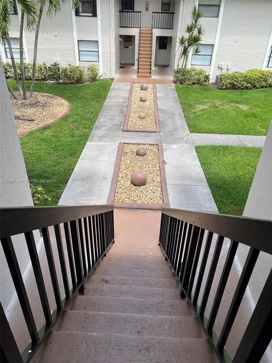 9710 Hammocks Blvd #204-31 Miami, FL 33196