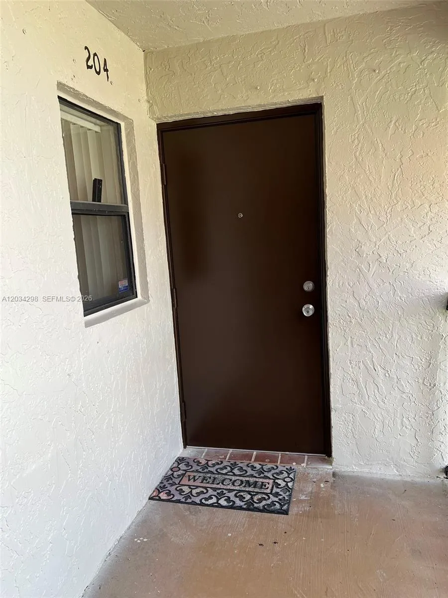 9710 Hammocks Blvd #204-31 Miami, FL 33196