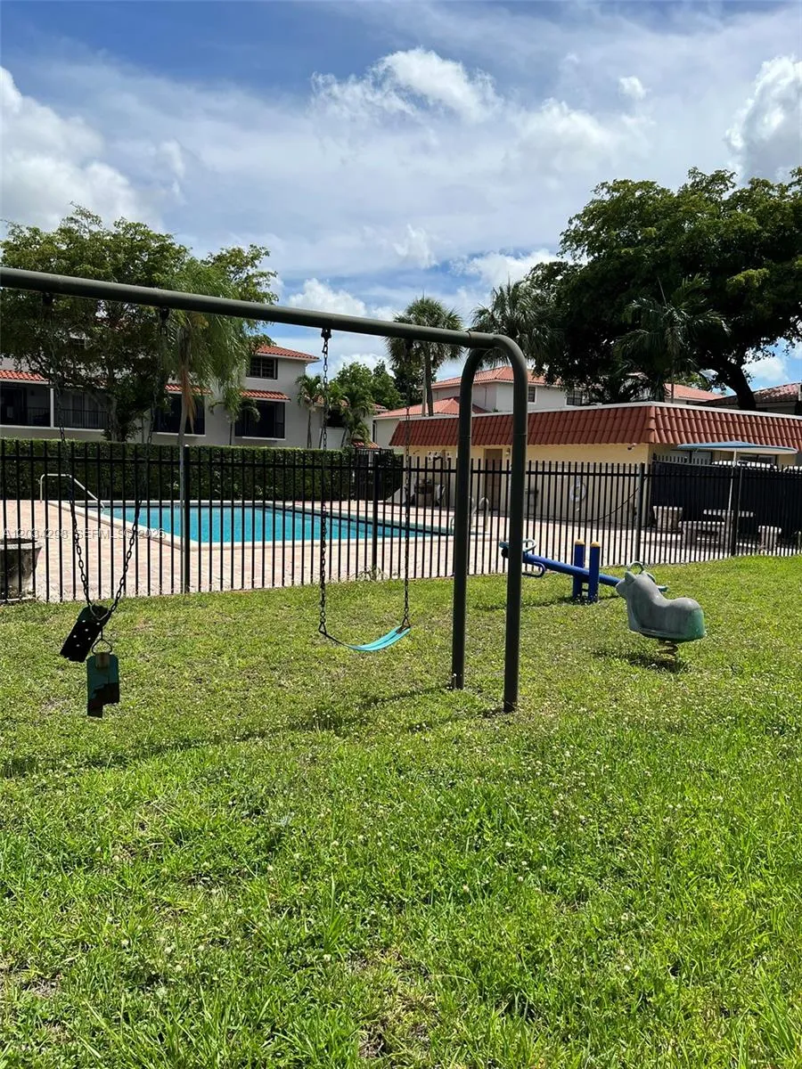 9710 Hammocks Blvd #204-31 Miami, FL 33196