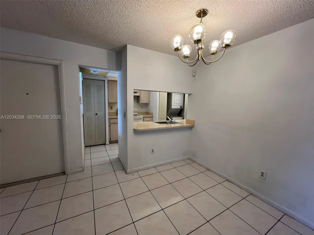 9710 Hammocks Blvd #204-31 Miami, FL 33196