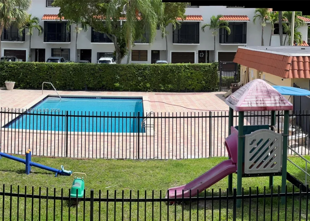 9710 Hammocks Blvd #204-31 Miami, FL 33196