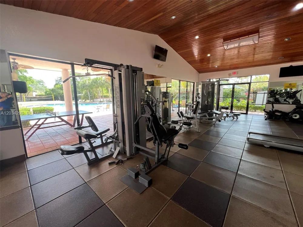 9710 Hammocks Blvd #204-31 Miami, FL 33196