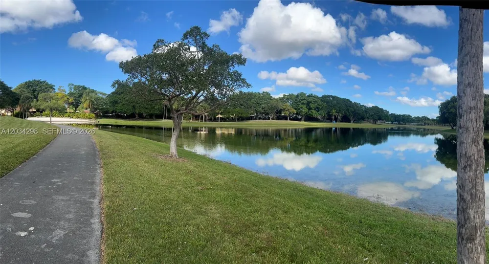 9710 Hammocks Blvd #204-31 Miami, FL 33196