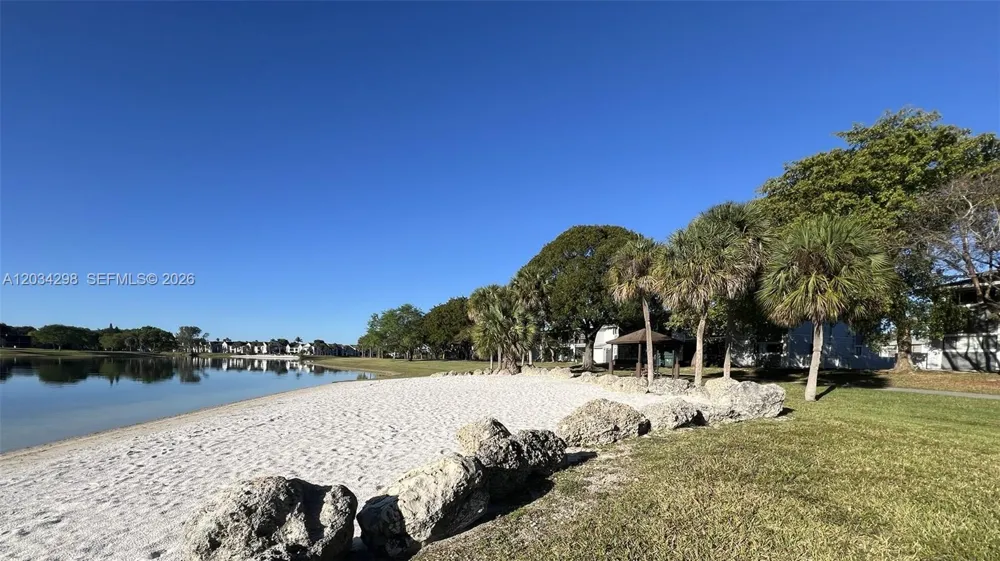 9710 Hammocks Blvd #204-31 Miami, FL 33196
