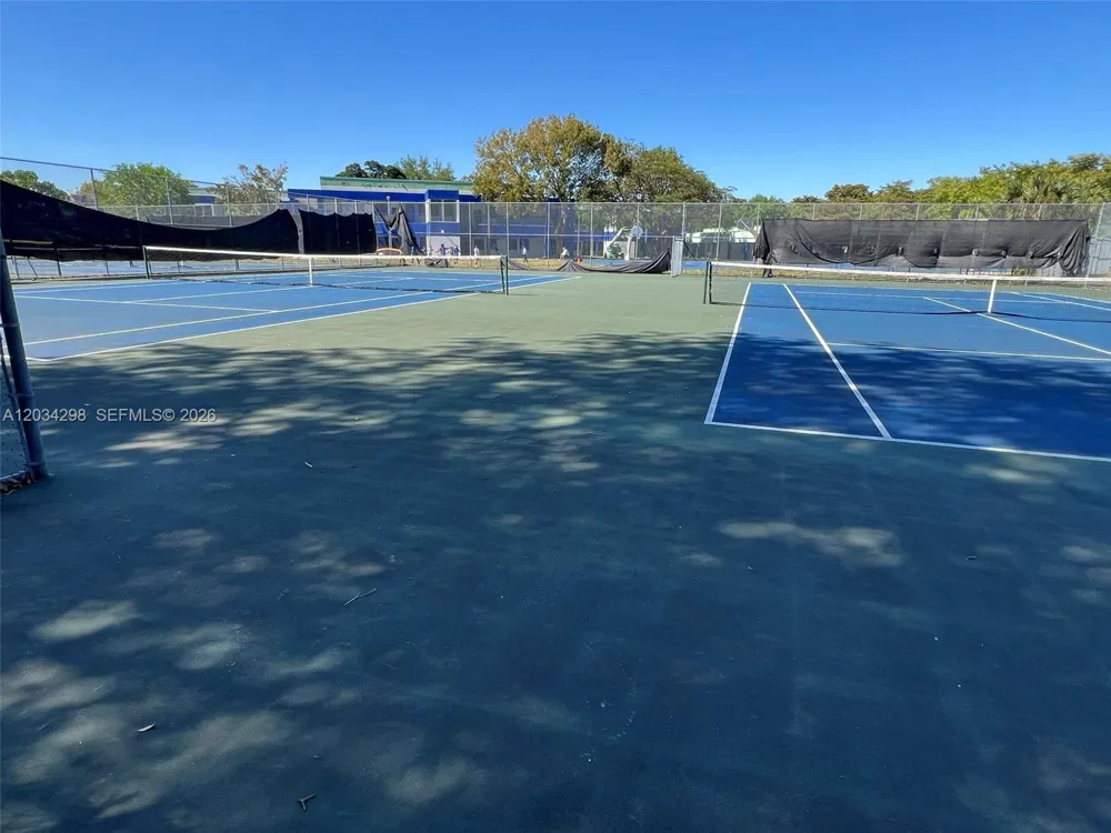 9710 Hammocks Blvd #204-31 Miami, FL 33196