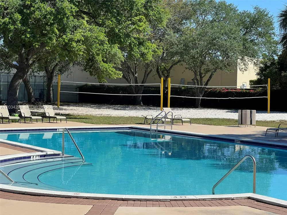 9710 Hammocks Blvd #204-31 Miami, FL 33196