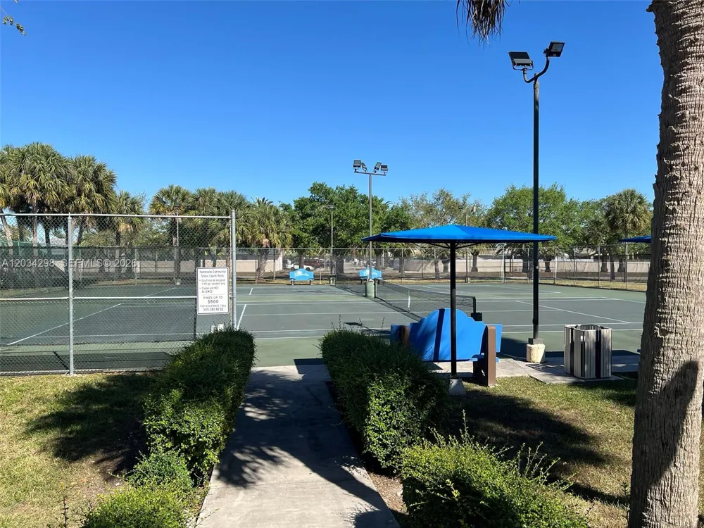 9710 Hammocks Blvd #204-31 Miami, FL 33196