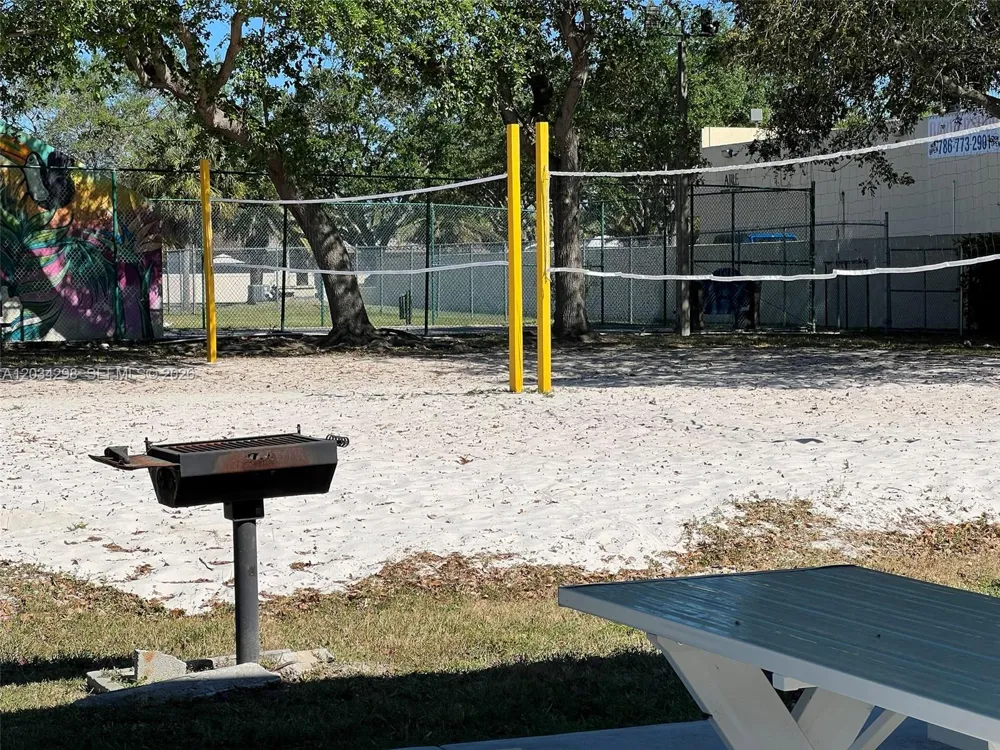 9710 Hammocks Blvd #204-31 Miami, FL 33196