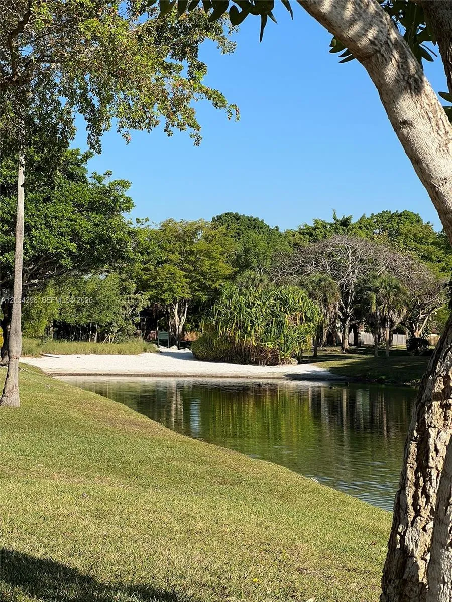 9710 Hammocks Blvd #204-31 Miami, FL 33196