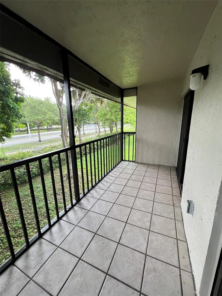 9710 Hammocks Blvd #204-31 Miami, FL 33196