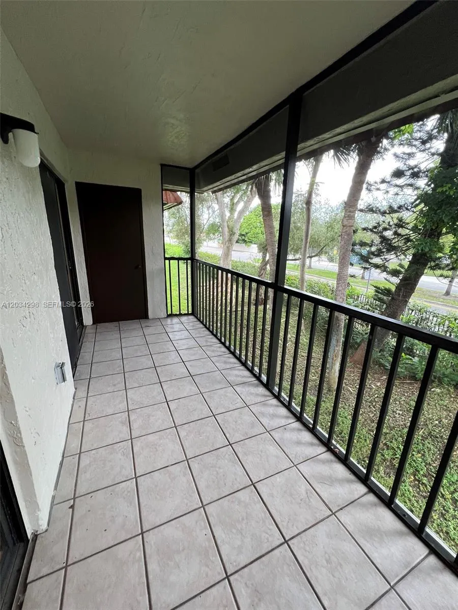 9710 Hammocks Blvd #204-31 Miami, FL 33196