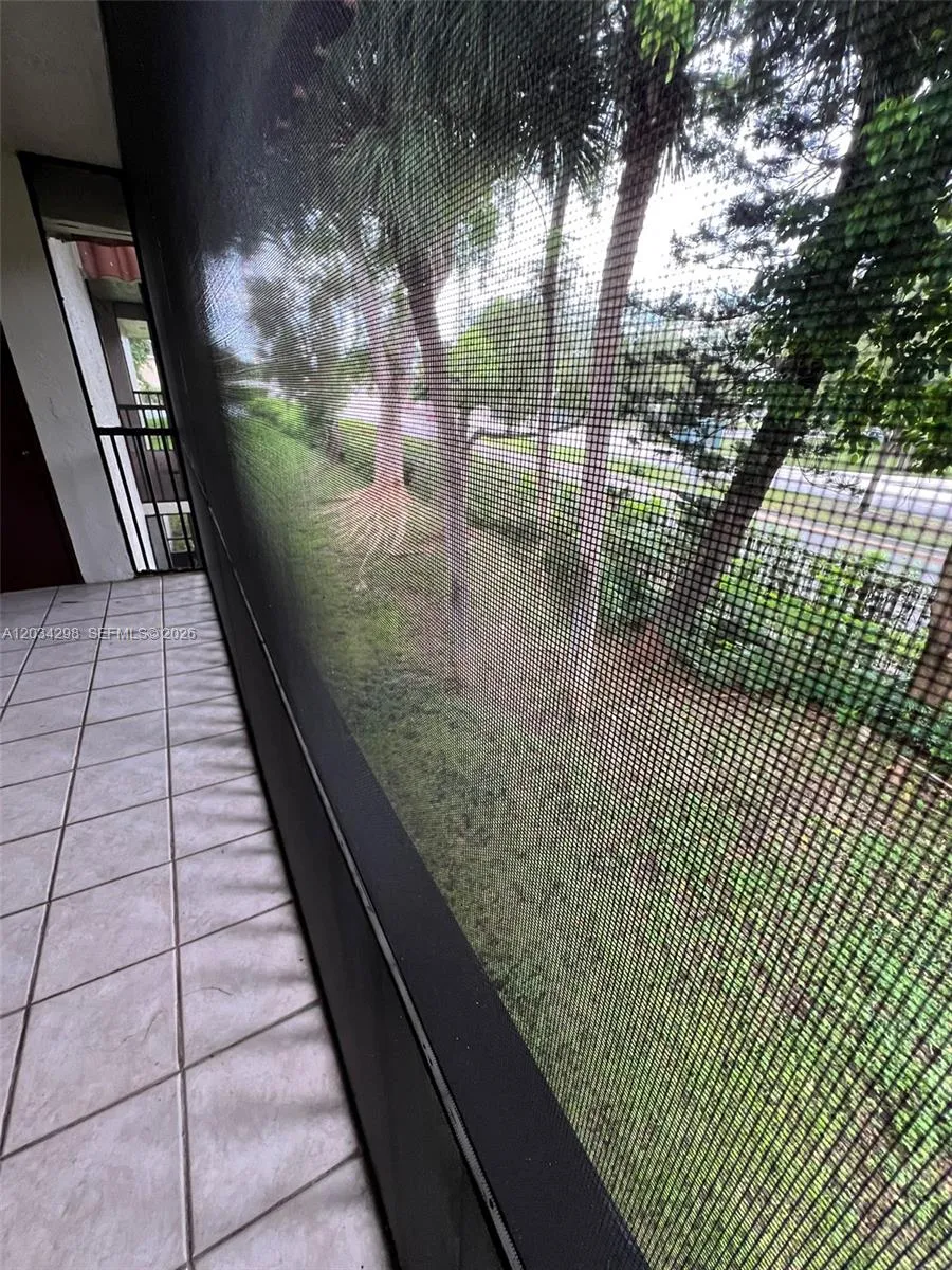 9710 Hammocks Blvd #204-31 Miami, FL 33196