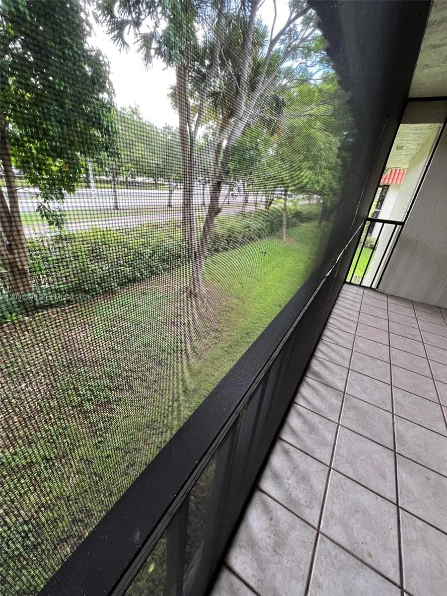 9710 Hammocks Blvd #204-31 Miami, FL 33196