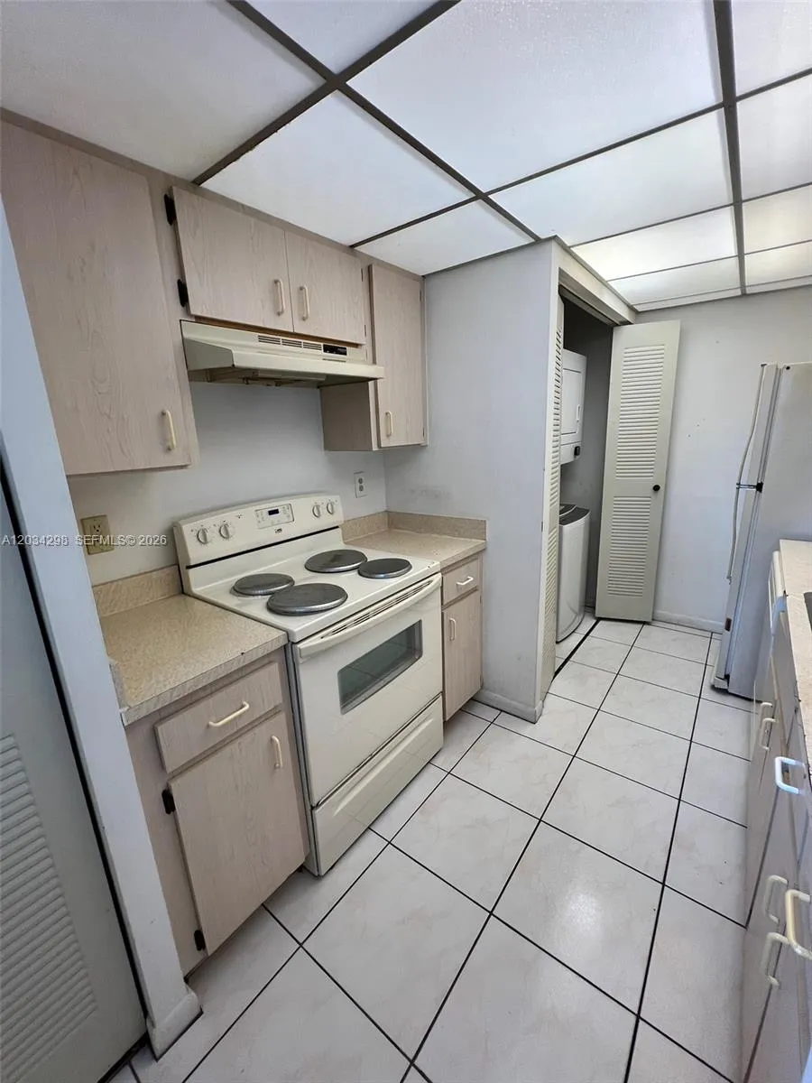 9710 Hammocks Blvd #204-31 Miami, FL 33196