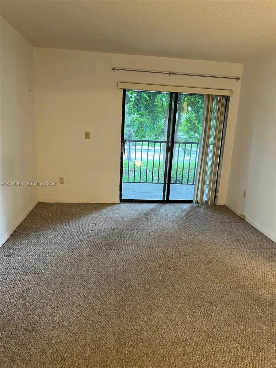 9710 Hammocks Blvd #204-31 Miami, FL 33196