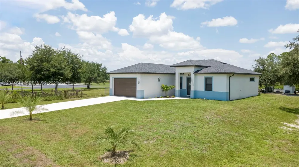 7834 14TH PL La Belle, FL 33935