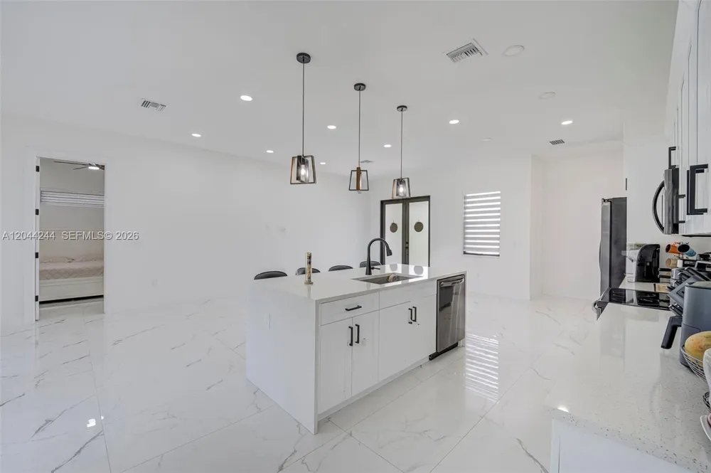 7834 14TH PL La Belle, FL 33935