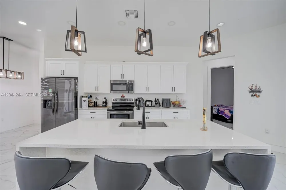7834 14TH PL La Belle, FL 33935