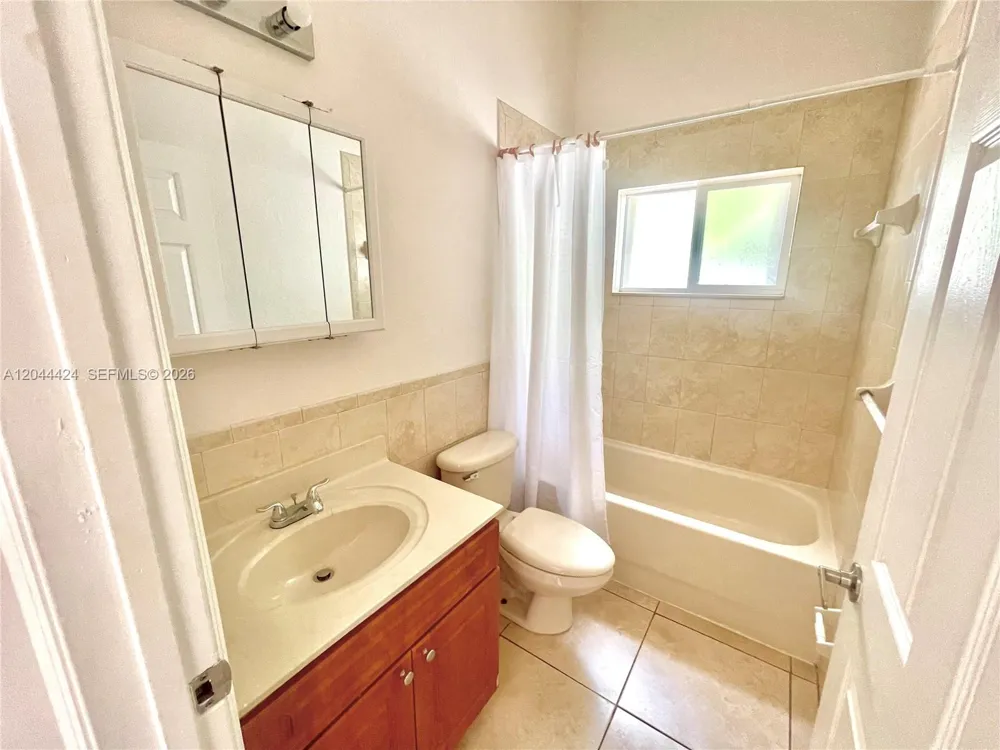 2487 W 5th Ct #Front Hialeah, FL 33010