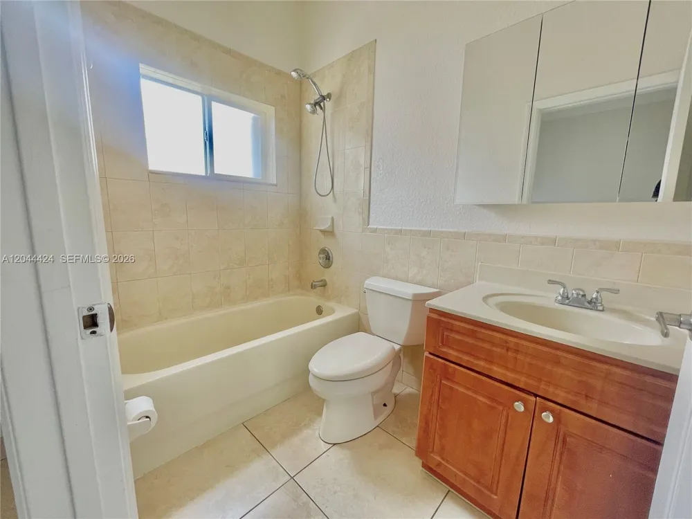 2487 W 5th Ct #Front Hialeah, FL 33010