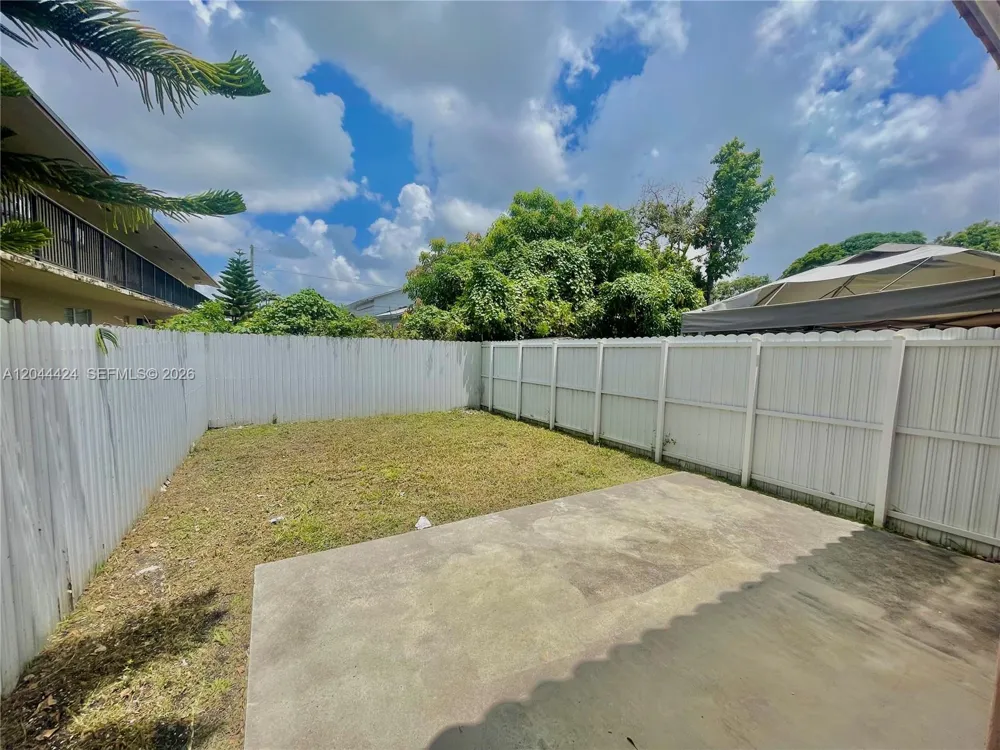 2487 W 5th Ct #Front Hialeah, FL 33010
