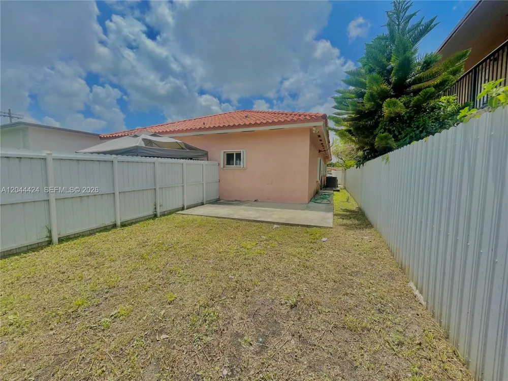 2487 W 5th Ct #Front Hialeah, FL 33010