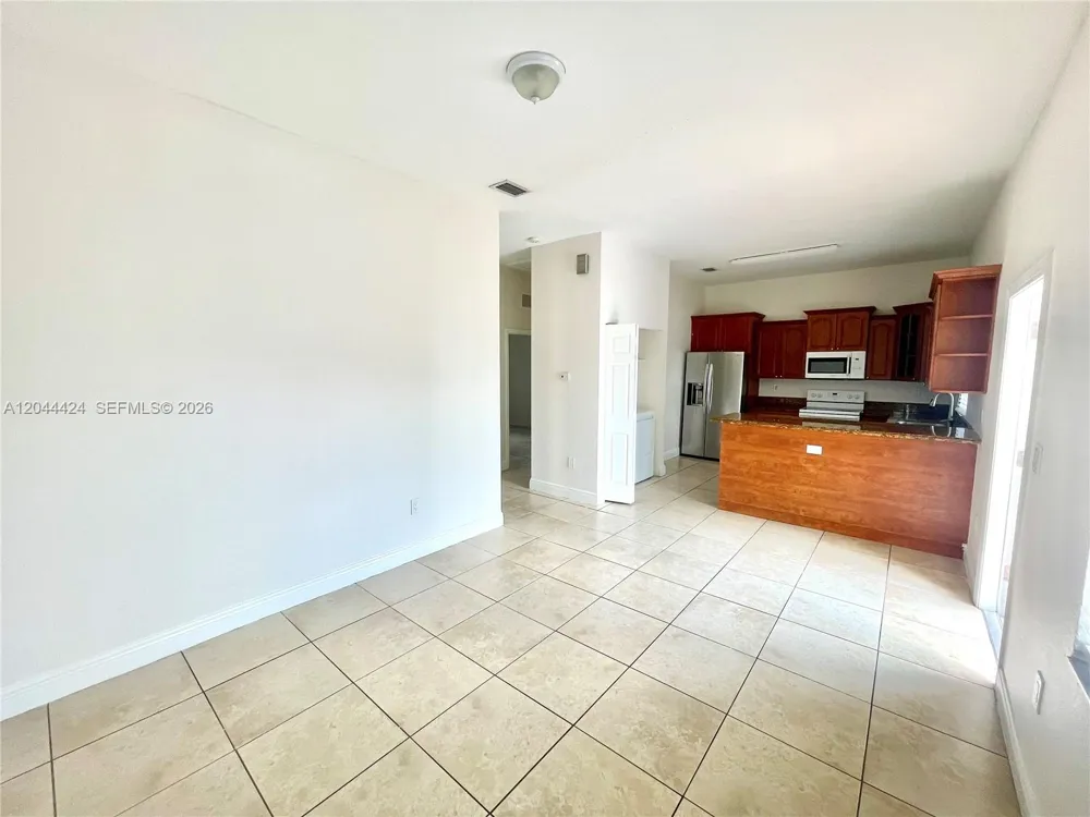 2487 W 5th Ct #Front Hialeah, FL 33010