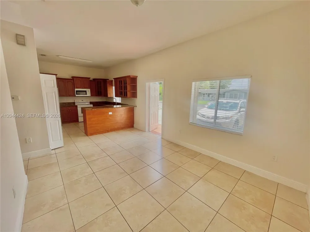 2487 W 5th Ct #Front Hialeah, FL 33010