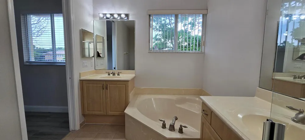 4305 Coventry Pointe Way Lake Worth, FL 33461