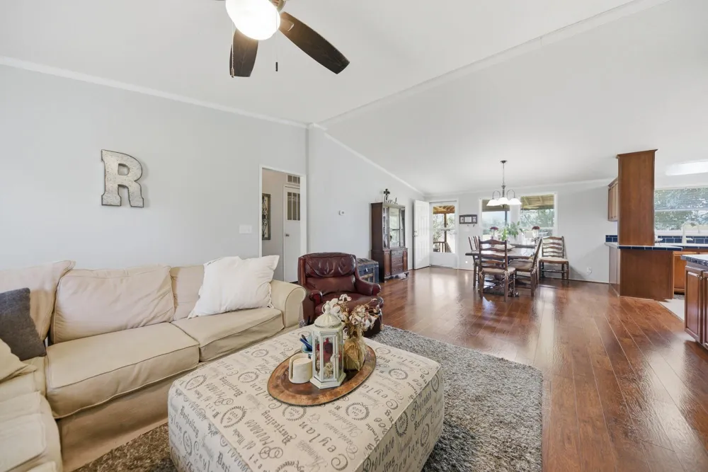 3844 Highway 36 Bellville, TX 77418