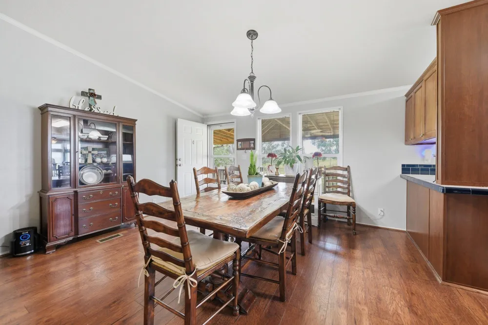 3844 Highway 36 Bellville, TX 77418