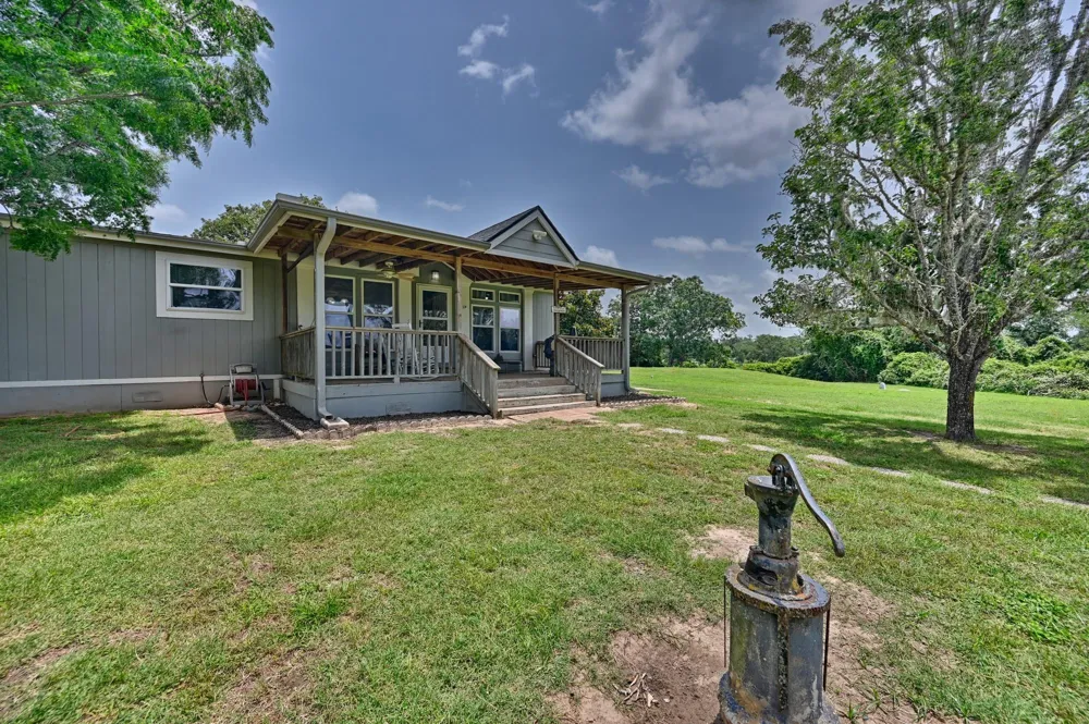 3844 Highway 36 Bellville, TX 77418