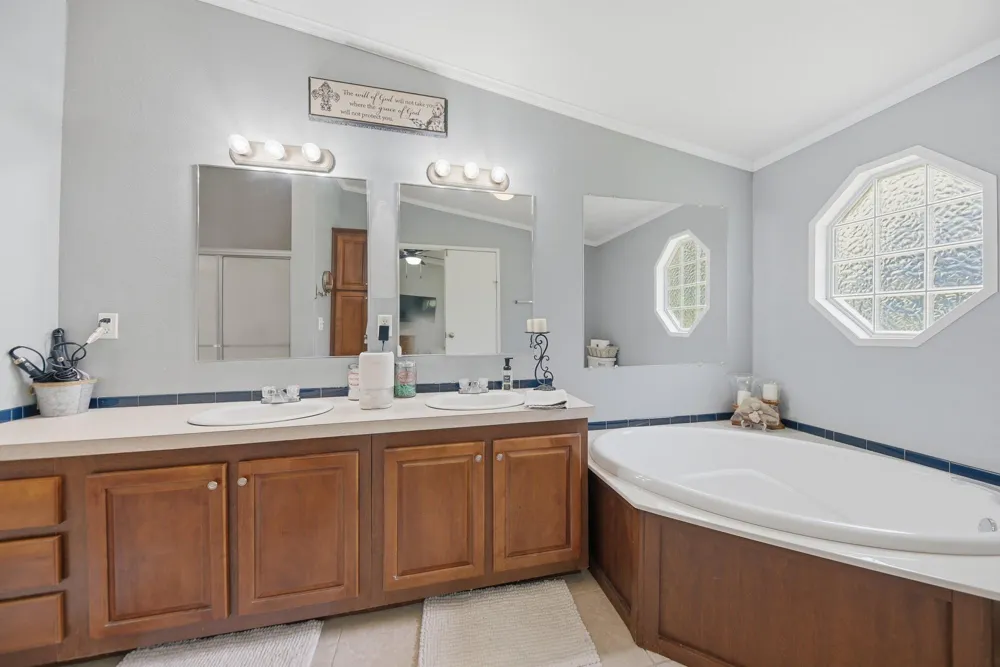 3844 Highway 36 Bellville, TX 77418