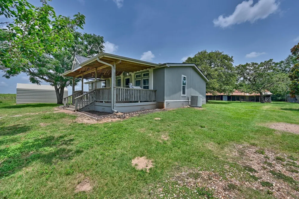 3844 Highway 36 Bellville, TX 77418