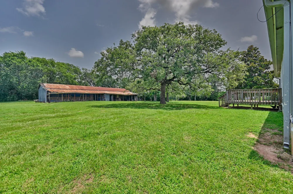 3844 Highway 36 Bellville, TX 77418