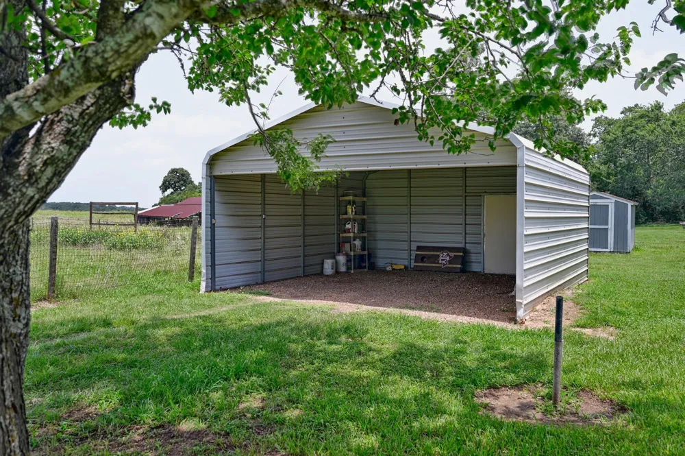 3844 Highway 36 Bellville, TX 77418