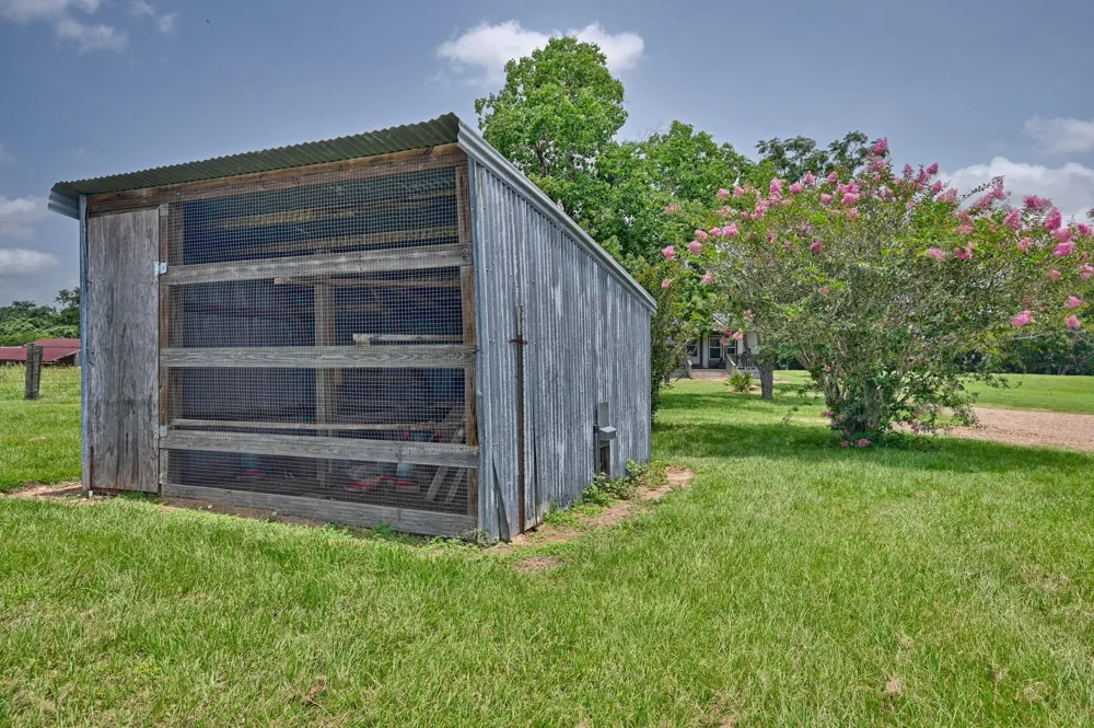 3844 Highway 36 Bellville, TX 77418