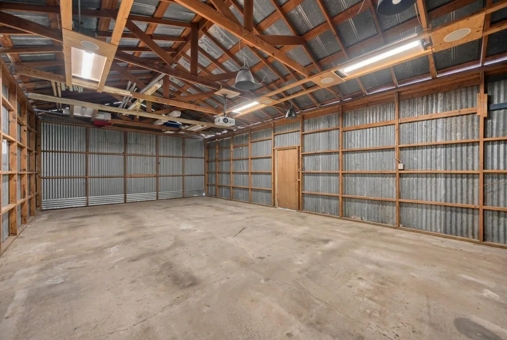 3844 Highway 36 Bellville, TX 77418